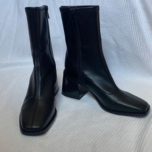 Black Sam Edelman Well’s boot, size 8.5